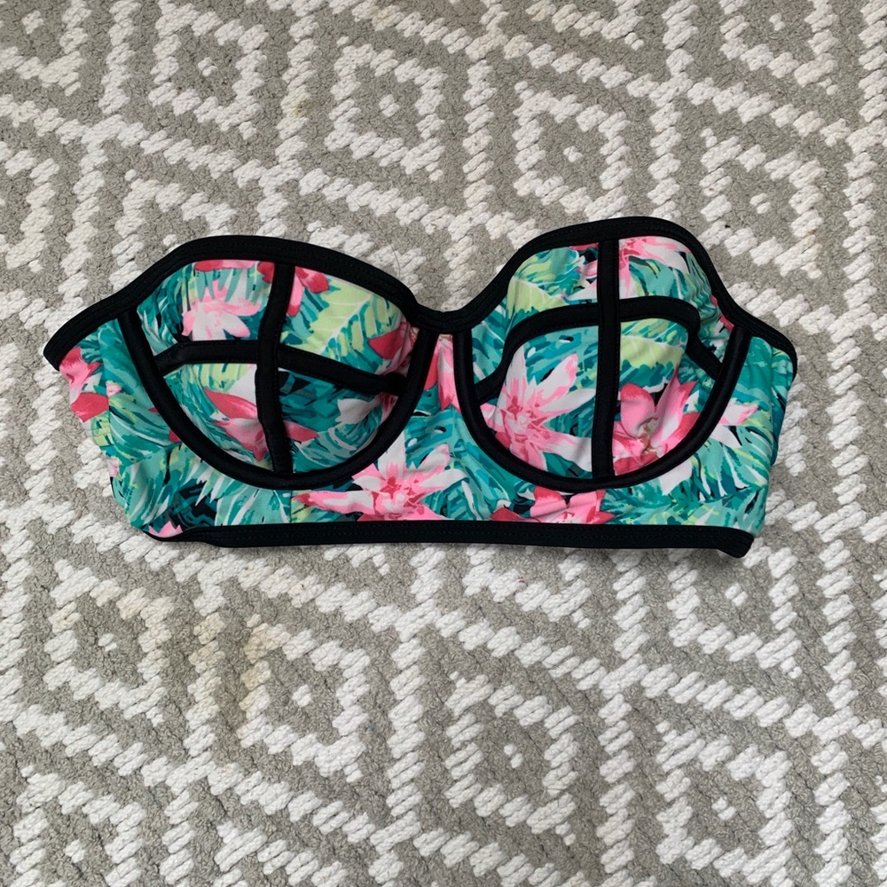 SOLD Tropical bikini top